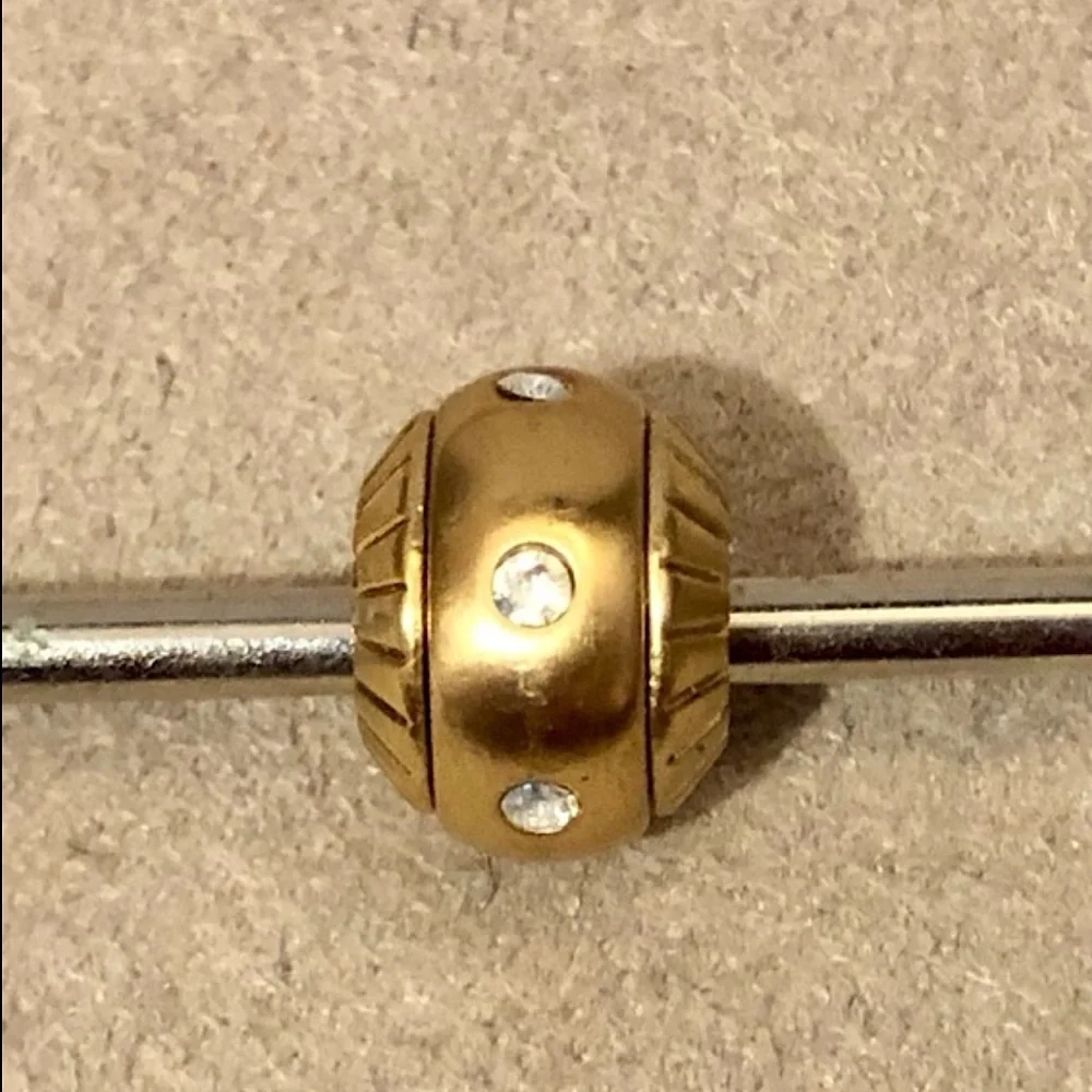 🆕 Brighton Subtle Sparkle bead Brushed gold Row of six clear crystals Retired